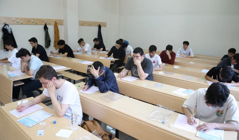2025 YKS sınavları tamamlandı... 2,5 milyon öğrenci ter döktü